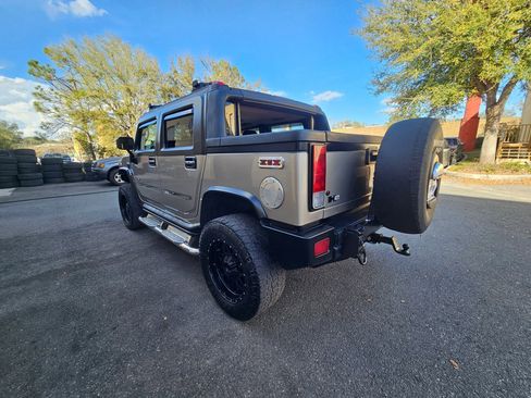 Used 2005 HUMMER H2 SUT w/ Preferred Equipment Group image 10