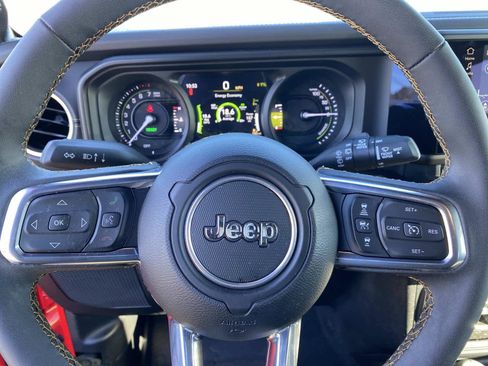 Certified 2024 Jeep Wrangler Sahara w/ Technology Group image 20