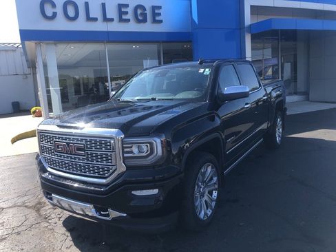 Used 2018 GMC Sierra 1500 Denali w/ Denali Ultimate Package image 2