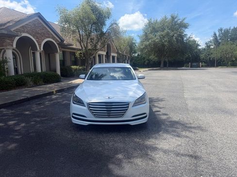 Used 2015 Hyundai Genesis 3.8 RWD image 5