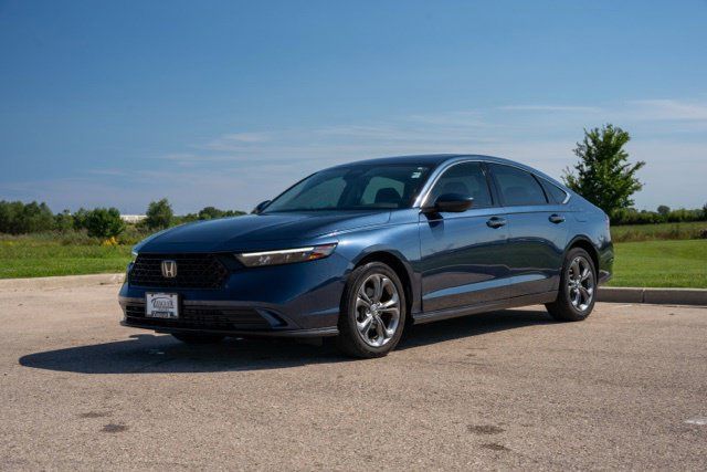 Used 2023 Honda Accord EX image 3