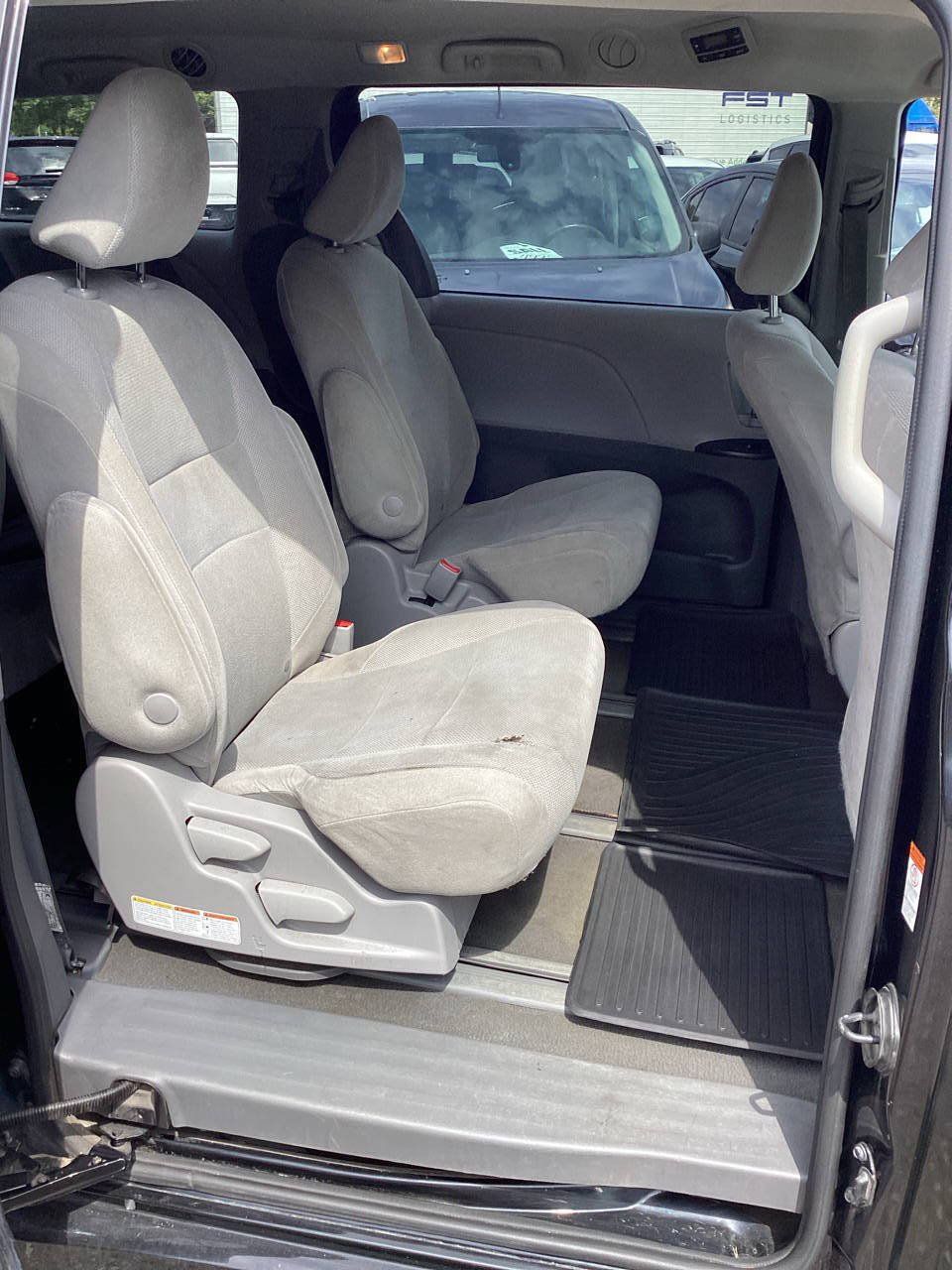 Used 2020 Toyota Sienna L FWD image 24