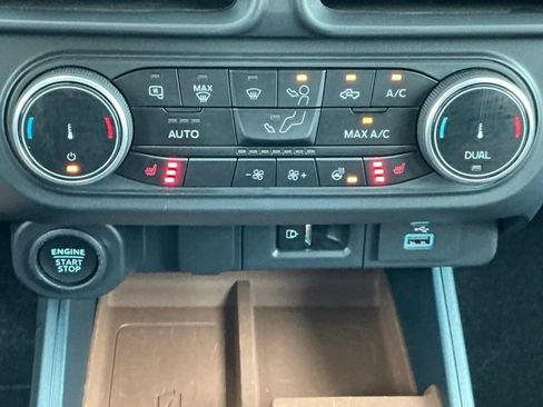 Used 2024 Ford Maverick Lariat AWD/4WD image 27