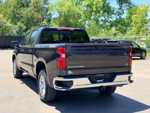 Used 2024 Chevrolet Silverado 1500 LT w/ Convenience Package II AWD/4WD image 5
