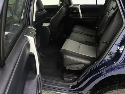 Used 2022 Toyota 4Runner SR5 Premium w/ Moonroof Package RWD image 31