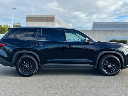 Certified 2025 Toyota Grand Highlander AWD image 6