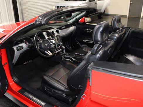 Used 2015 Ford Mustang Premium RWD image 36