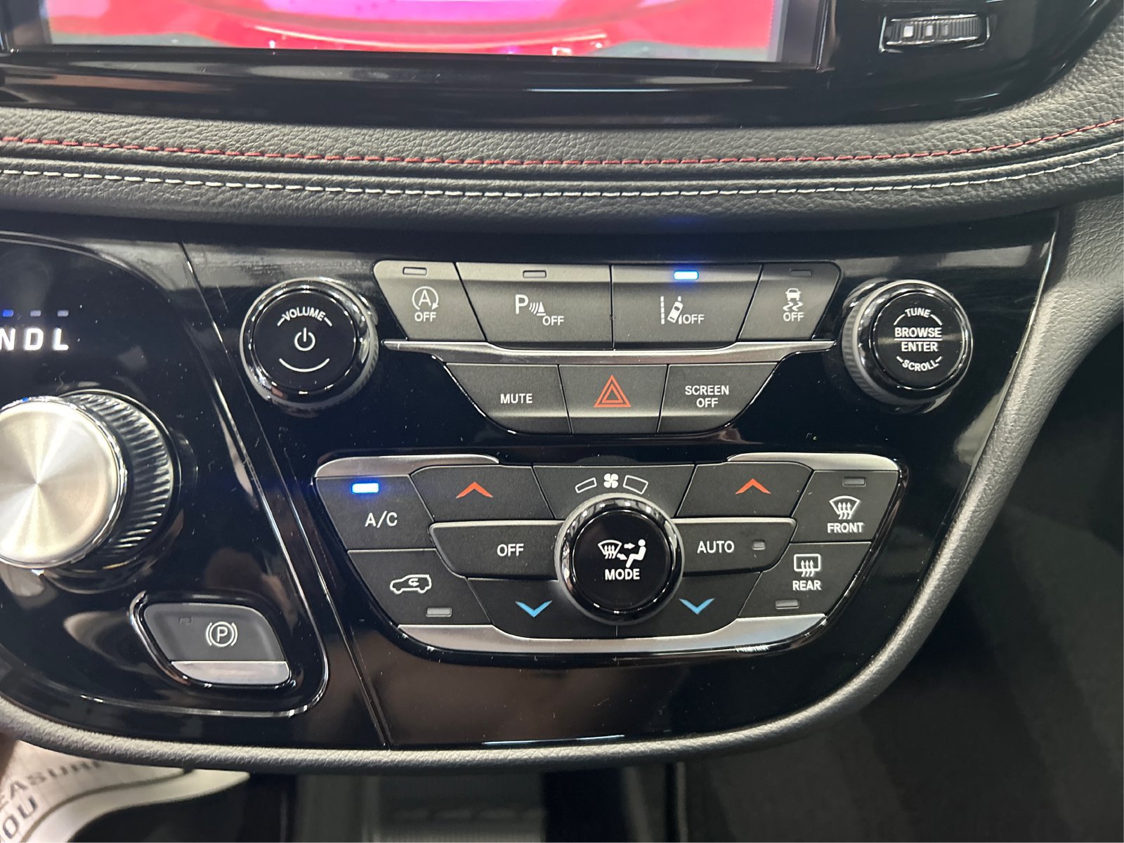New 2027 Chrysler Pacifica Select FWD image 26