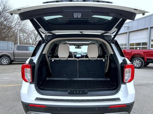Used 2021 Ford Explorer Limited w/ Equipment Group 301A image 22