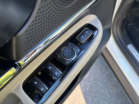 New 2026 Lincoln Corsair Premiere image 22