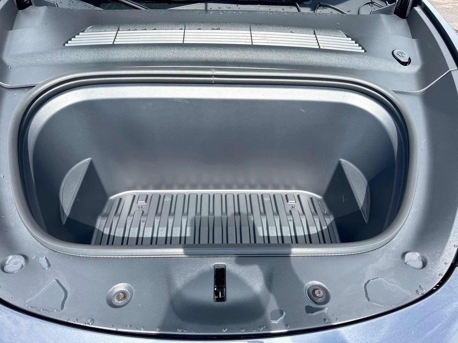 Used 2025 Tesla Model Y Long Range RWD image 31