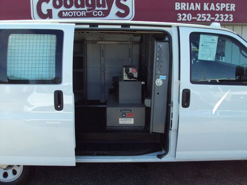 Used 2012 Chevrolet Express 1500 AWD image 10