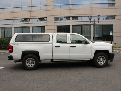 Used 2017 Chevrolet Silverado 1500 W/T AWD/4WD image 5