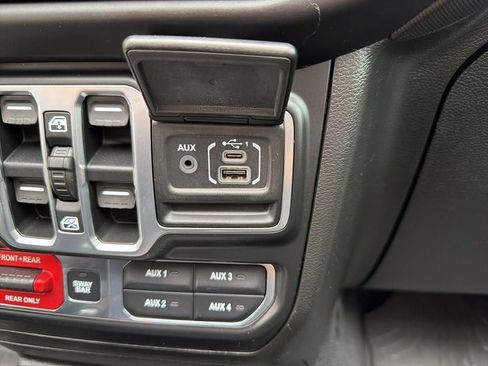Used 2020 Jeep Wrangler Unlimited Rubicon AWD/4WD image 48