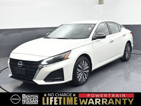 Used 2024 Nissan Altima 2.5 SV AWD/4WD image 1