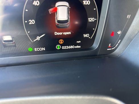 Used 2025 Honda Pilot Black Edition image 24