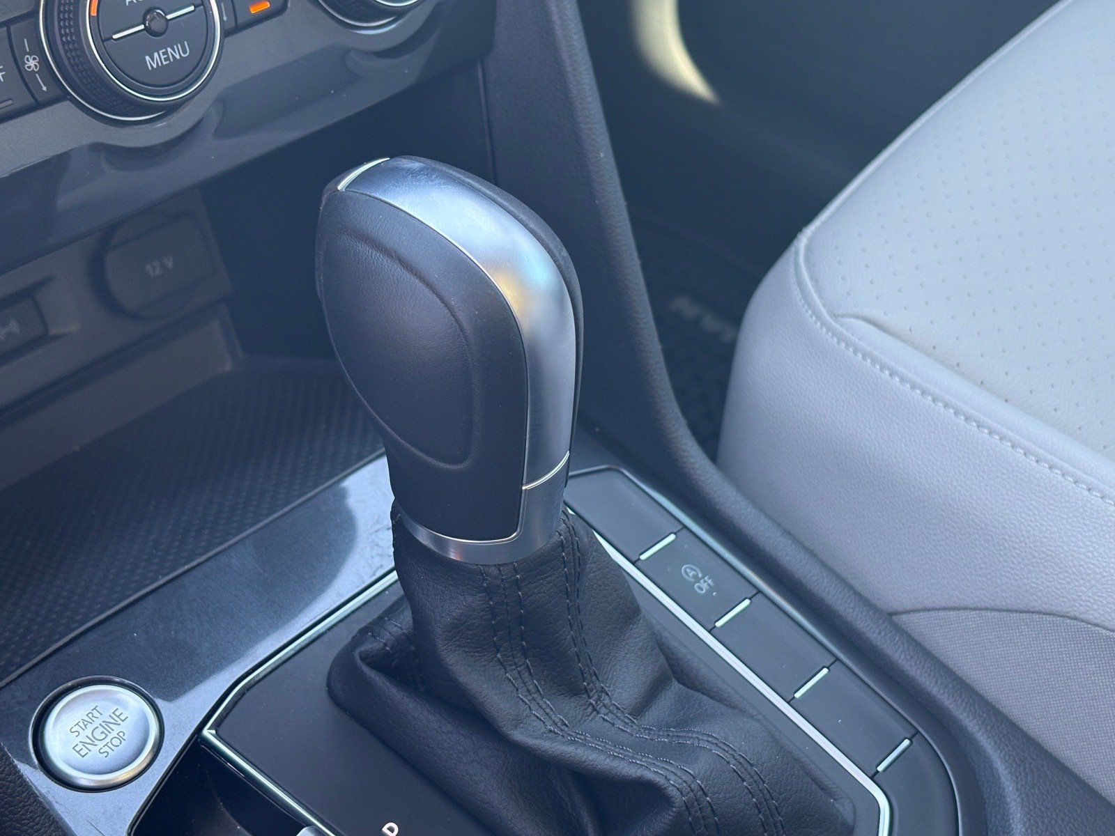 Used 2019 Volkswagen Tiguan SE FWD image 28