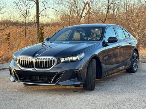 Used 2026 BMW 530i xDrive w/ M Sport Package AWD/4WD image 3