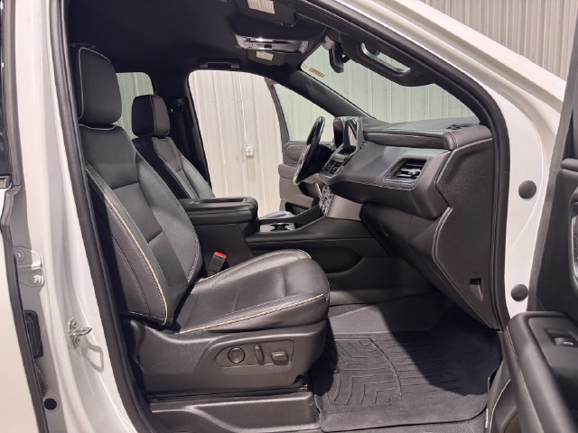Used 2023 GMC Yukon XL SLT AWD/4WD image 25