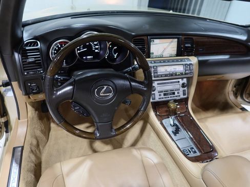 Used 2006 Lexus SC 430 Convertible w/ Preferred Accessory Pkg RWD image 19