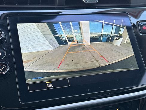 Used 2023 Chevrolet Bolt EUV LT image 19