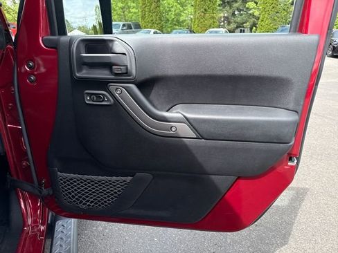 Used 2012 Jeep Wrangler Unlimited Sport AWD/4WD image 22