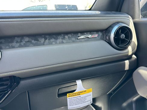 New 2026 Chevrolet Colorado ZR2 w/ Technology Package AWD/4WD image 21