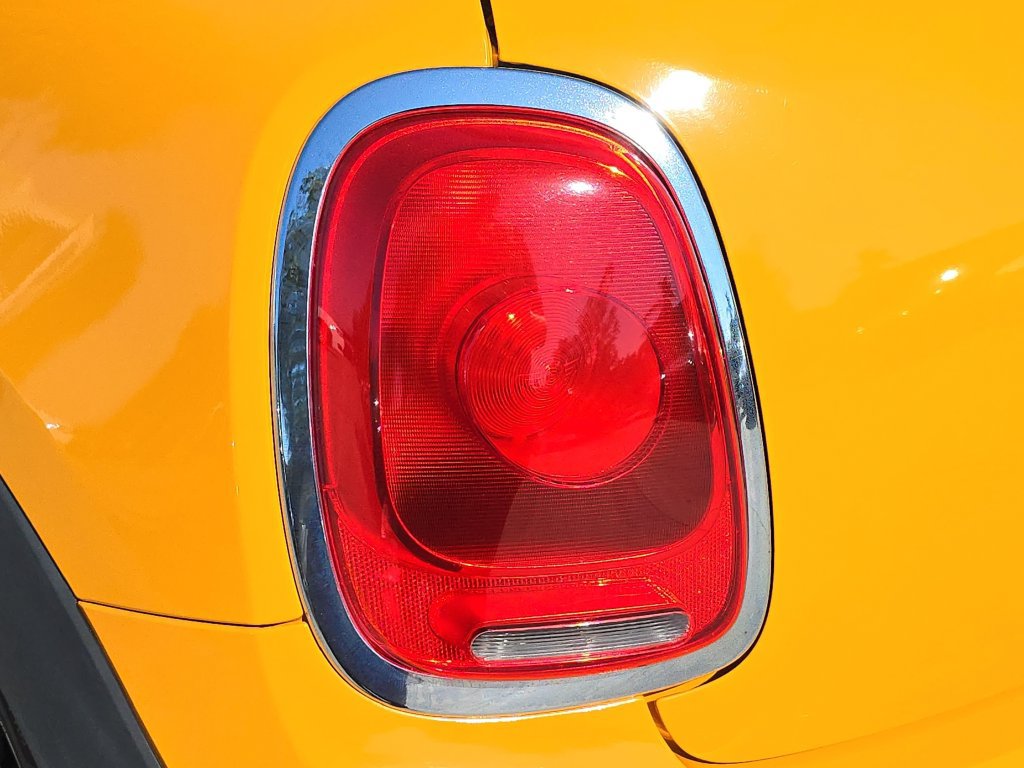 Used 2015 MINI Cooper 2-Door Hardtop FWD image 37