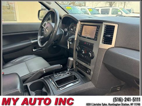 Used 2010 Jeep Grand Cherokee Laredo image 29
