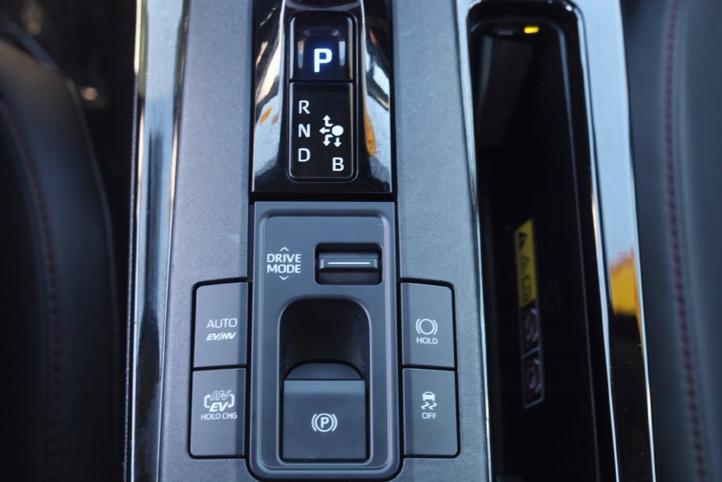 Used 2024 Toyota Prius Prime FWD image 16