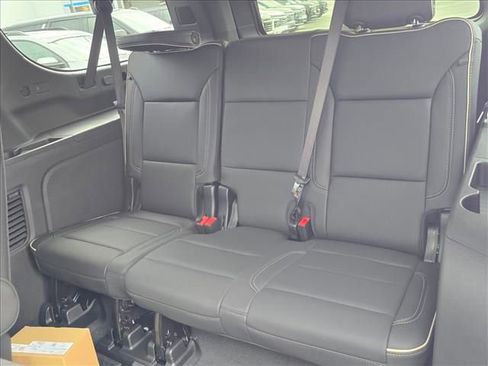 New 2026 Chevrolet Suburban Premier AWD/4WD image 17