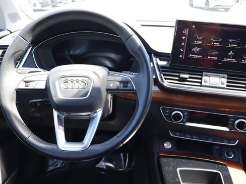 Used 2023 Audi Q5 2.0T Premium Plus w/ Premium Plus Package AWD/4WD image 11