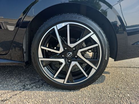 Used 2025 Nissan Sentra SR FWD image 30