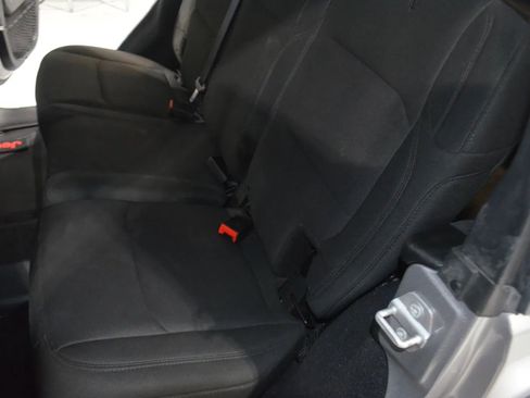 Used 2018 Jeep Wrangler Unlimited Sahara AWD/4WD image 17