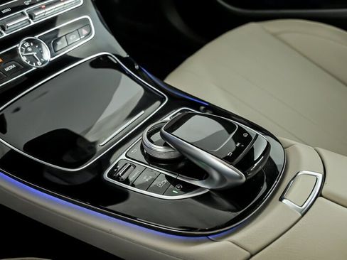 Used 2017 Mercedes-Benz E 300 4MATIC image 29