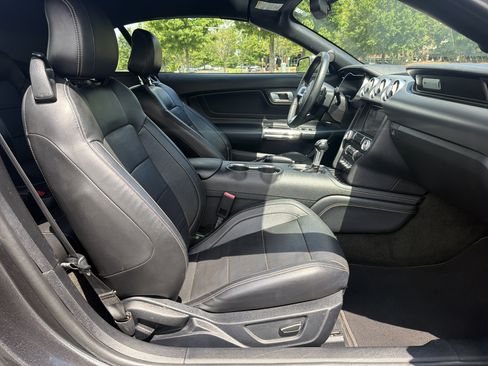 Used 2018 Ford Mustang Premium w/ Equipment Group 201A RWD image 31