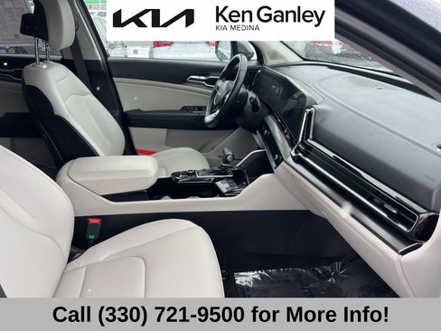 Used 2025 Kia Sportage EX image 61