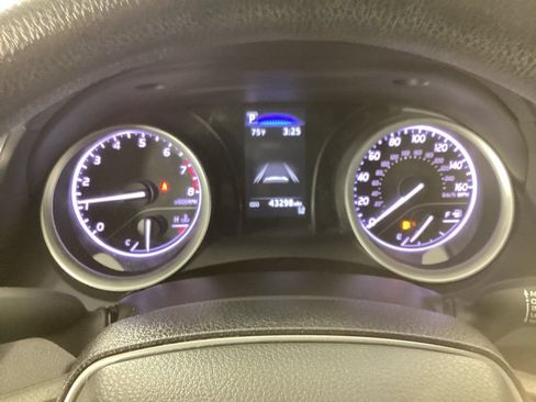 Used 2022 Toyota Camry LE FWD image 19