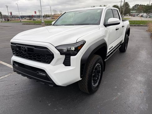 New 2025 Toyota Tacoma TRD Off-Road image 6