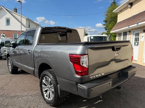 Used 2017 Nissan Titan SL w/ SL Towing Convenience Package AWD/4WD image 4
