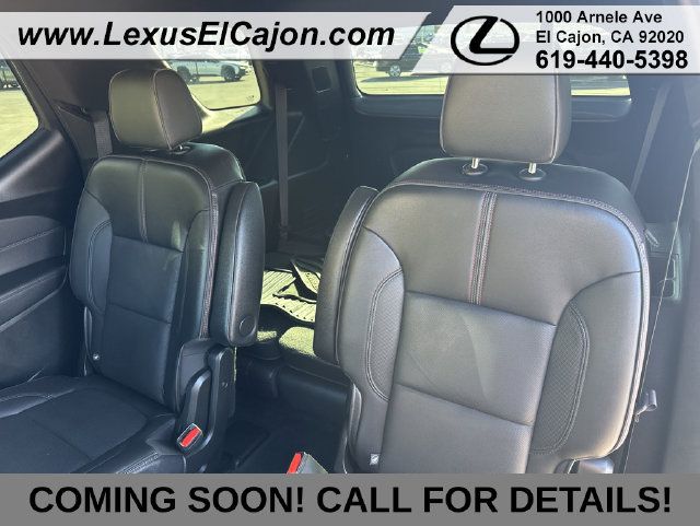 Used 2022 Chevrolet Traverse RS w/ LPO, Cargo Package FWD image 18