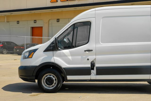 Used 2018 Ford Transit 250 130 Medium Roof RWD image 17