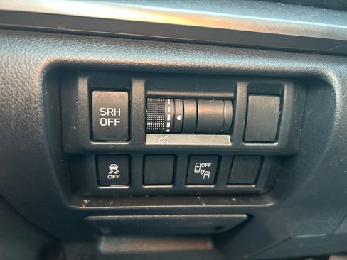 Used 2018 Subaru Crosstrek 2.0i Limited image 10