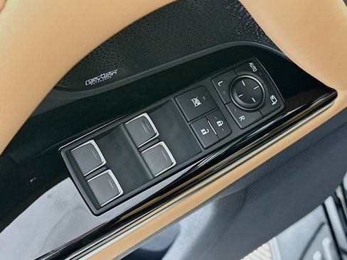 New 2026 Lexus LX 600 4WD w/ Luxury Package image 18