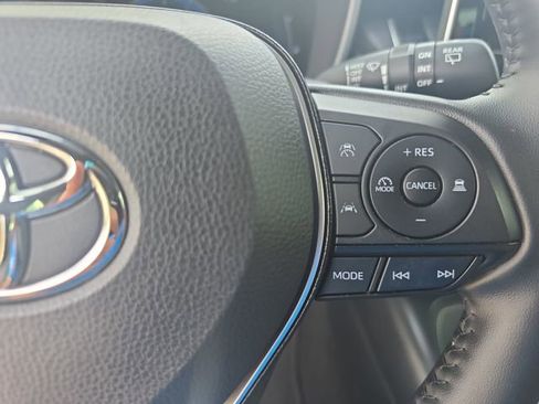 Certified 2025 Toyota Corolla XSE image 17