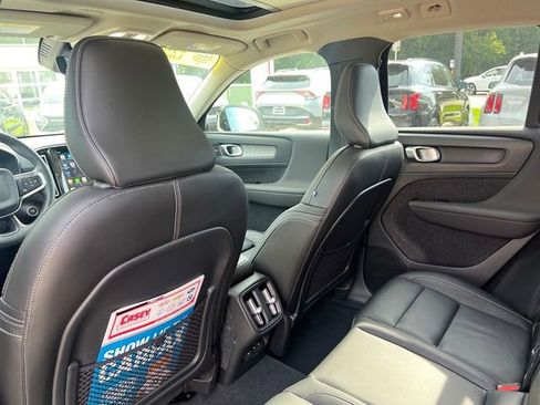 Used 2023 Volvo XC40 B5 Ultimate image 27