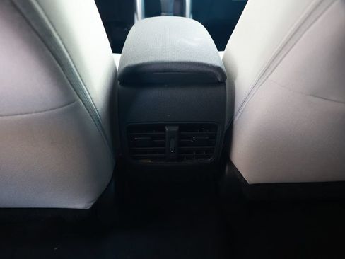 Used 2025 Toyota Corolla Cross L FWD image 33