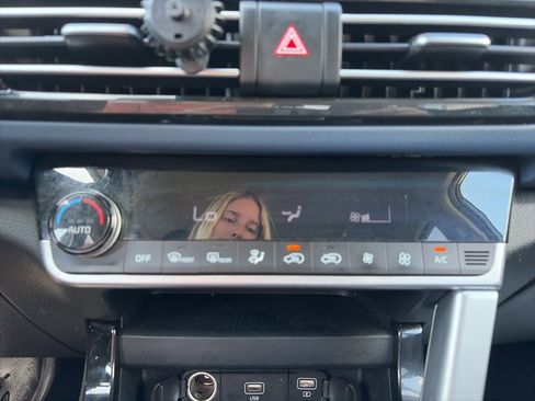 Used 2023 Kia Seltos S w/ Navigation Package image 19