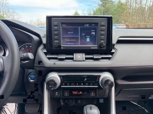 Used 2021 Toyota RAV4 XLE w/ XLE Grade Weather Package AWD/4WD image 24