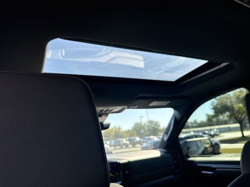 Used 2023 Chevrolet Silverado 1500 ZR2 w/ Technology Package image 28